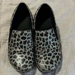 Spring Step Silver Glitter Leopard Slip-On Oil Resistant work shoe